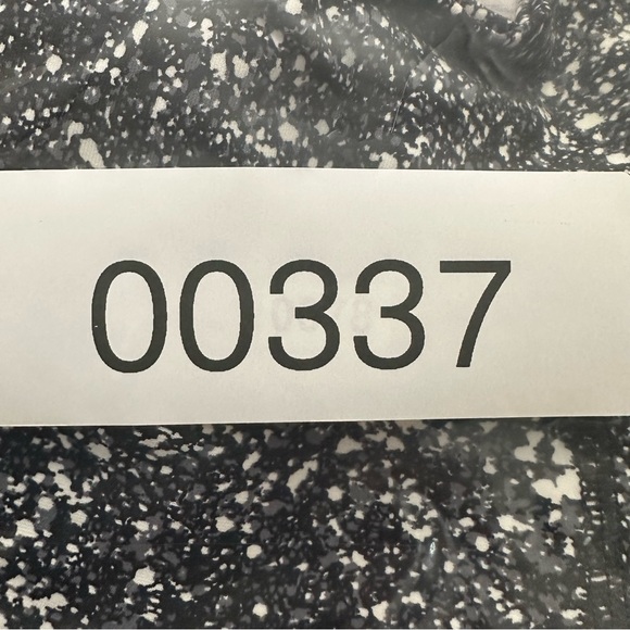 Lululemon Women’s Athelica Black Midi Rise Leggings Size 6 - Picture 12 of 12